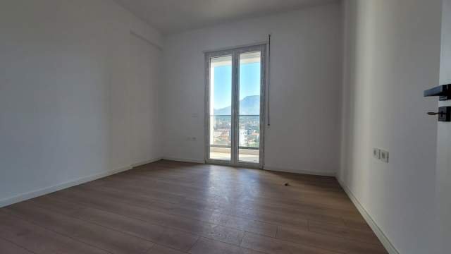 Tirane, shitet Penthouse 2+1+A+BLK Kati 7, 213 m² 147.000 Euro (rruga e dibres)