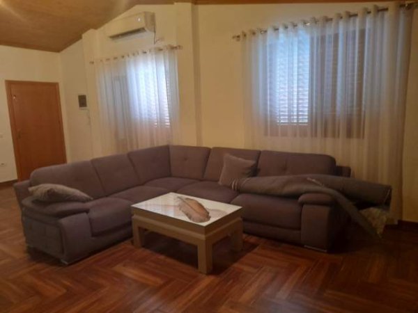 Tirane, jepet me qera apartament 2+1+BLK Kati 3, 100 m² 500 Euro (3 vellezerit kondi)