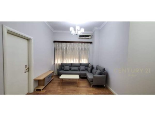 Tirane, jepet me qera 3+1 Kati 2, 109 m² 700 Euro (Zogu I Zi)
