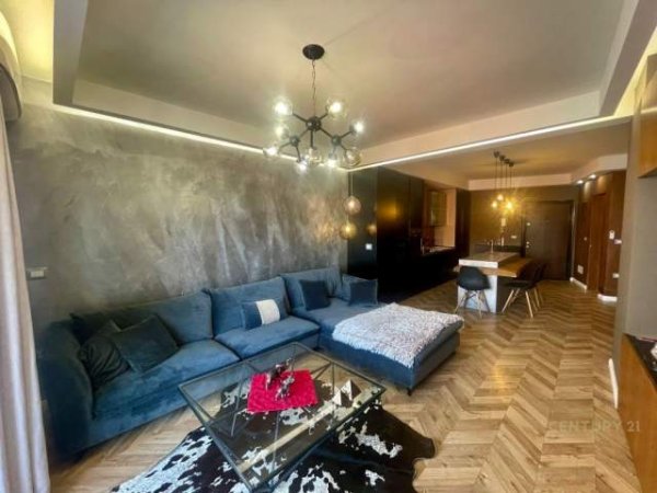 Tirane, jepet me qera apartament 1+1 Kati 4, 75 m² 600 Euro (Myslym Shyri)