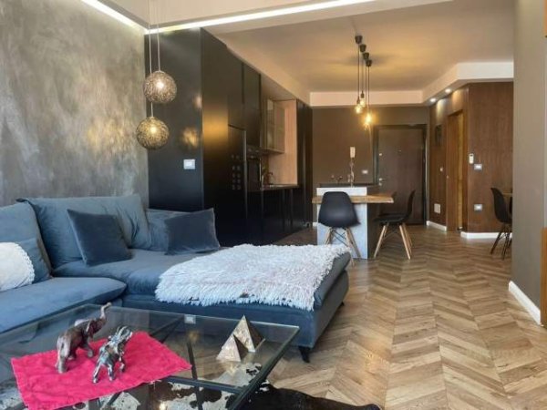 Tirane, jepet me qera apartament 1+1 Kati 4, 75 m² 600 Euro (Myslym Shyri)