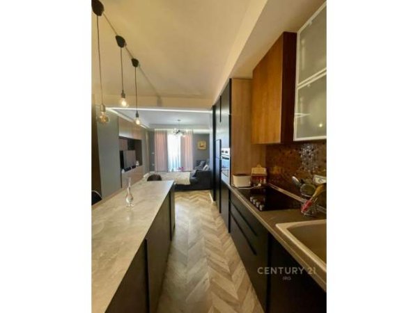 Tirane, jepet me qera apartament 1+1+BLK Kati 4, 75 m² 600 Euro (myslym shyri)