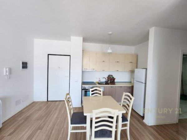 Tirane, jap me qera apartament 2+1 Kati 7, 81 m² 500 Euro (Don Bosco)