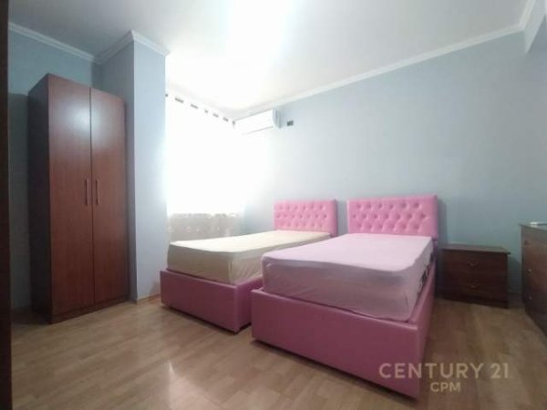 Tirane, jepet me qera apartament 2+1 Kati 3, 95 m² 500 Euro (rr elbasanit)