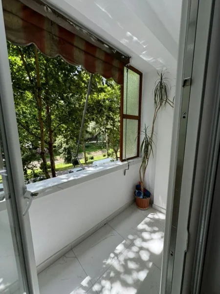 Tirane, shitet apartament 2+1+Ballkon Kati 3, 70 m² 160.000 € (Myslym shyr , rruga nikolla lena , prane shkolles pjeter budi)