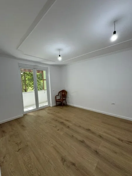 Tirane, shitet apartament 2+1+Ballkon Kati 3, 70 m² 160.000 € (Myslym shyr , rruga nikolla lena , prane shkolles pjeter budi)