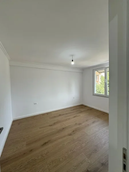 Tirane, shitet apartament 2+1+Ballkon Kati 3, 70 m² 160.000 € (Myslym shyr , rruga nikolla lena , prane shkolles pjeter budi)