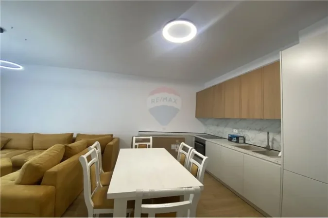Tirane, jepet me qera apartament 3+1 Kati 4, 138 m² 950 € (rezidenca euro 3d - Selitë)