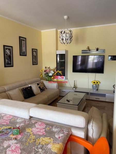 Vlore, shitet apartament 2+1 Kati 6, 107 m² 150.000 € (Rruga Adriatiku)