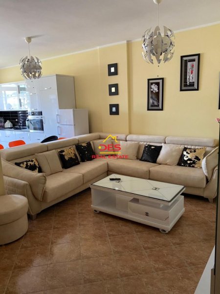 Vlore, shitet apartament 2+1 Kati 6, 107 m² 150.000 € (Rruga Adriatiku)