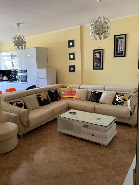 Vlore, shitet apartament 2+1 Kati 6, 107 m² 150.000 € (Rruga Adriatiku)
