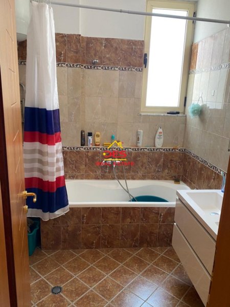 Vlore, shitet apartament 2+1 Kati 6, 107 m² 150.000 € (Rruga Adriatiku)