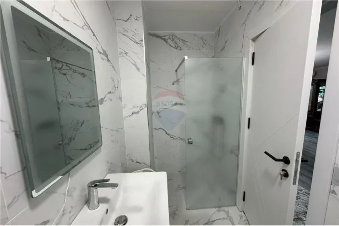 Tirane, jepet me qera garsonier Kati 6, 45 m² 400 € (Bulevardi Zogu I)