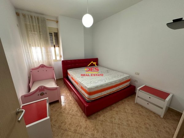 Vlore, shitet apartament 2+1 Kati 2, 71 m² 90.000 € (Rruga Gjergj Kastrioti)