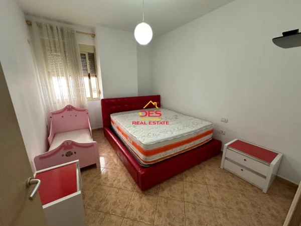 Vlore, shitet apartament 2+1 Kati 2, 71 m² 90.000 € (Rruga Gjergj Kastrioti)