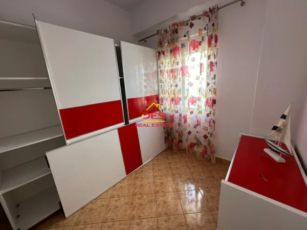 Vlore, shitet apartament 2+1 Kati 2, 71 m² 90.000 € (Rruga Gjergj Kastrioti)