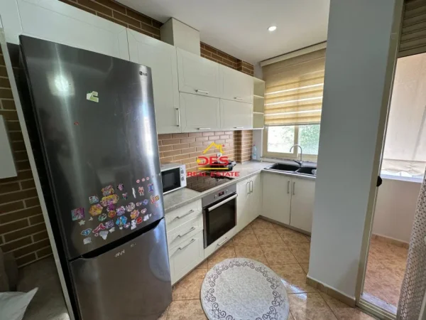 Vlore, shitet apartament 2+1 Kati 2, 71 m² 90.000 € (Rruga Gjergj Kastrioti)