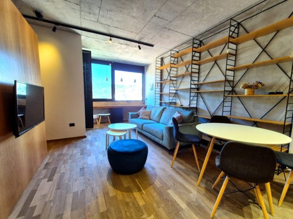 Tirane, jepet me qera apartament 1+1 Kati 4, 55 m² 600 € (Liqeni i Thate)