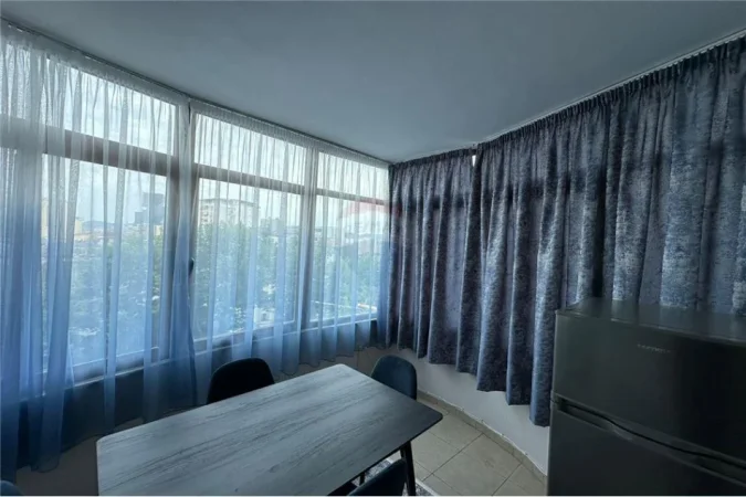 Tirane, jepet me qera garsonier 1+1 Kati 6, 45 m² 400 € (Bulevardi Zogu I, Shqipëri)
