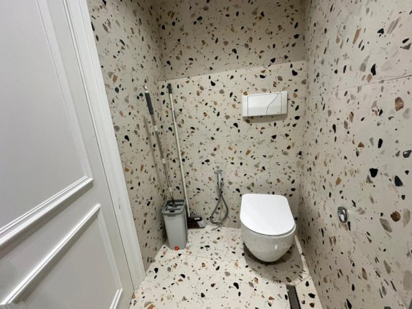 Tirane, jepet me qera apartament 2+1 , 140 m² 2.000 € (Rruga Papa Gjon Pali II - Air Albania Stadium)