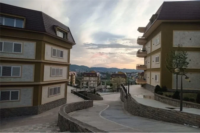 Tirane, shitet apartament 2+1 Kati 3, 79 m² 142.200 € (Farke)