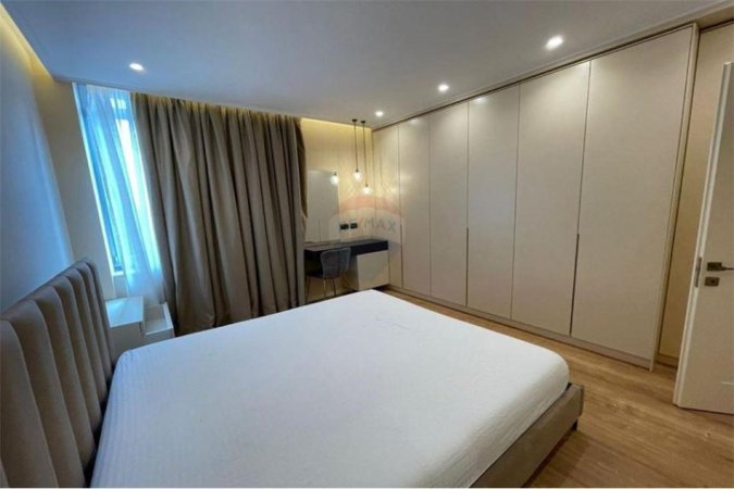 Tirane, jepet me qera apartament 2+1 Kati 4, 108 m² 1.100 € (Perballe Toptani Center - Qendër)