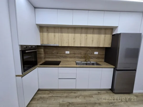 Tirane, jepet me qera apartament 1+1 Kati 1, 50 m² 700 € (21 Dhjetori)