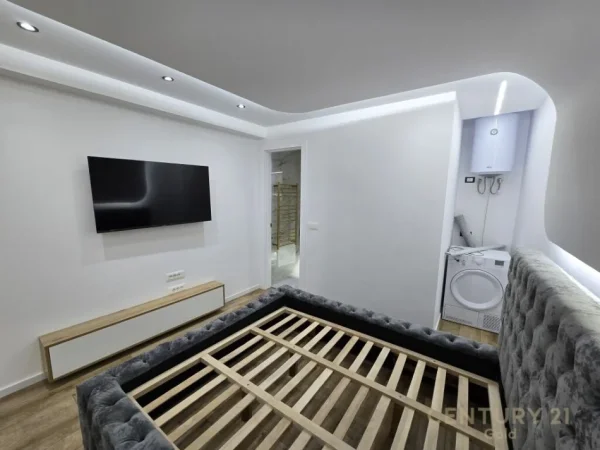 Tirane, jepet me qera apartament 1+1 Kati 1, 30 m² 600 € (21 Dhjetori)