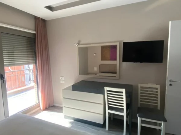 Tirane, shitet apartament 1+1+Ballkon Kati 7, 650 m² (Rruga e kavajes , kompleksi delijorgji)