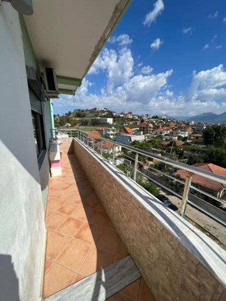 Tirane, shitet apartament 4+1+Ballkon Kati 3, 180 m² (yzberisht)