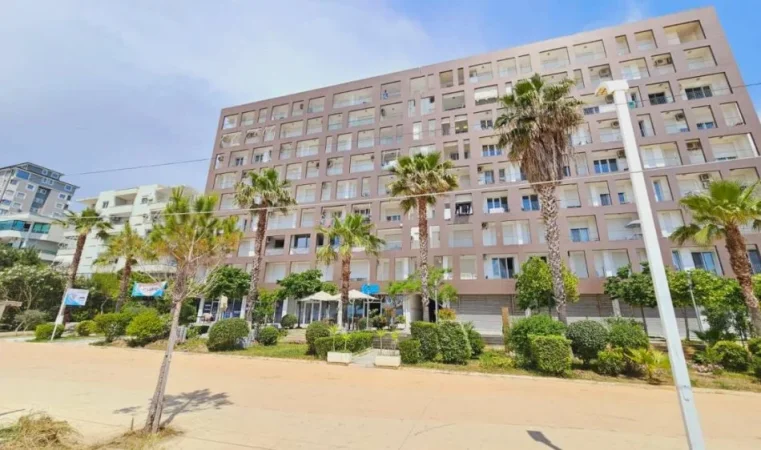 Durres, shes dyqan Kati 1, 186 m² 322.000 € (Durres, Hotel Majestic)