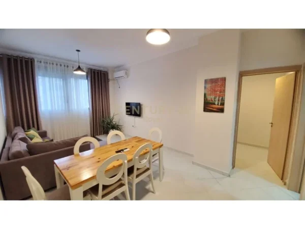 Tirane, jepet me qera apartament 1+1 Kati 1, 62 m² 400 € (Eduart Mano)