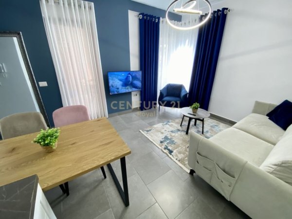 Tirane, jepet me qera apartament 1+1 Kati 1, 65 m² 700 € (Prane Hotel Mondial)