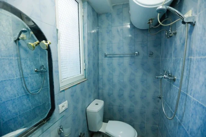 Tirane, jepet me qera apartament 1+1 Kati 1, 65 m² 500 € (Stadiumi Dinamo)