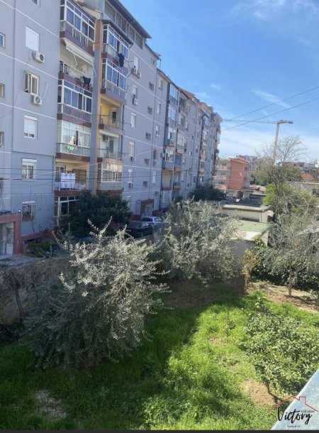 JEPET APARTAMENT 3+1 ME QIRA TE KOMUNA PARISIT.
