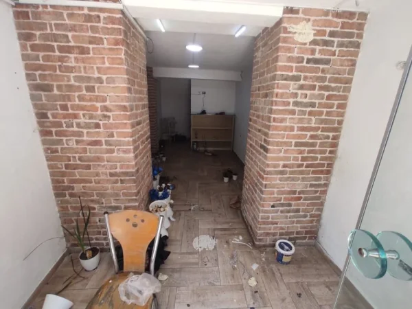 Tirane, jepet me qera dyqan Kati -1, 40 m² 500 € (rruga e durresit)