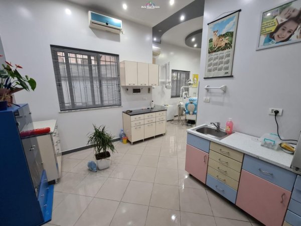 Tirane, jepet me qera ambjent biznesi Kati 1, 35 m² 550 € (5 maji)
