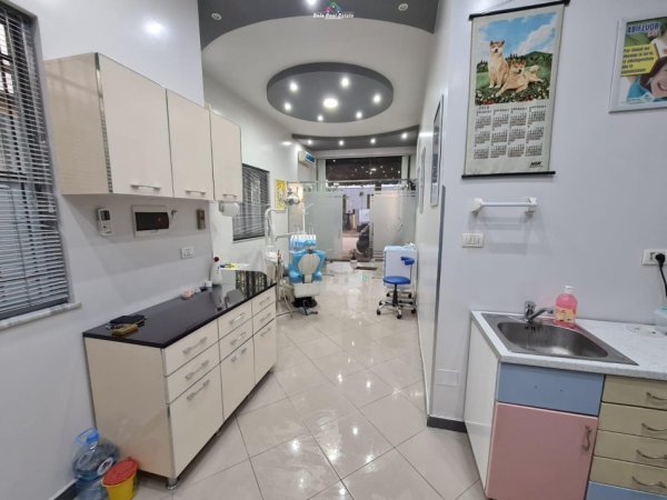Tirane, jepet me qera ambjent biznesi Kati 1, 35 m² 550 € (5 maji)