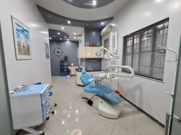 Tirane, jepet me qera ambjent biznesi Kati 1, 35 m² 550 € (5 maji)