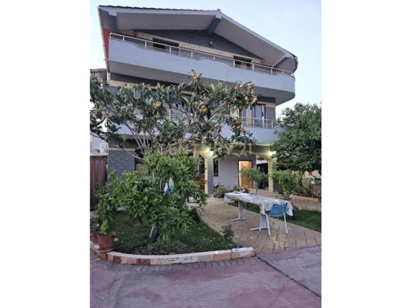 Tirane, jepet me qera Vile 3 Katshe Kati 3, 365 m² 2.000 € (SELITE)