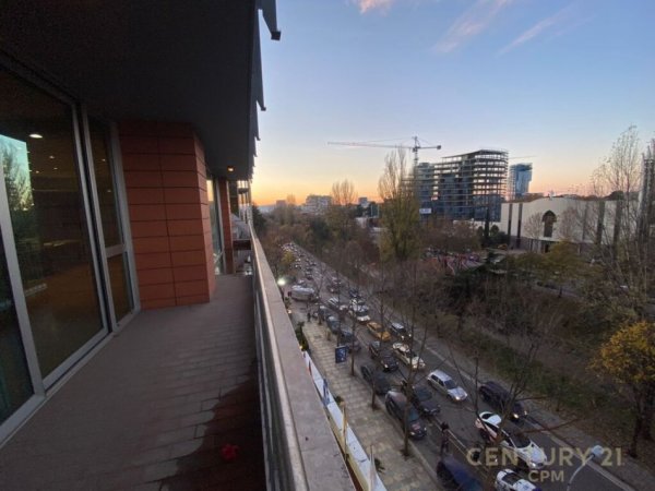 Tirane, jepet me qera ambjent biznesi Kati 4, 210 m² 3.500 € (Qendra Tregtare ETC Tirana, Albania)