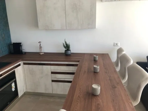 Vlore, shitet apartament 2+1 Kati 4, 140 m² 395.000 € (Vlore)