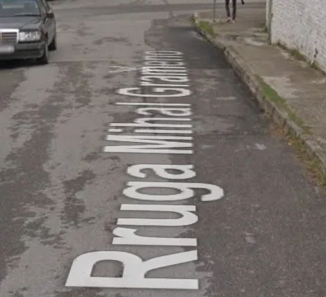 Tirane, jepet me qera magazine Kati 0, 350 m² 1.500 € (Tregu Elektrik)