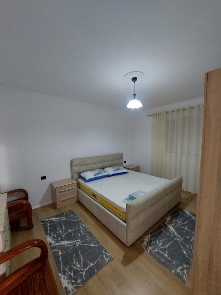 Tirane, jepet me qera apartament 2+1+Ballkon Kati 3, 85 m² 450 € (Rruga e Dibres)