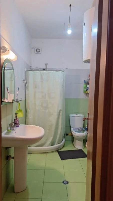 Tirane, shitet apartament 1+1+Ballkon Kati 7, 80 m² 98.500 € (Rruga Besim Alla)