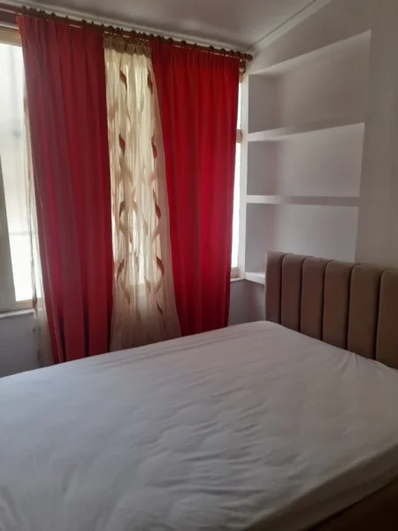 Tirane, jepet me qera apartament 1+1 Kati 4, 60 m² 400 € (Selvia)