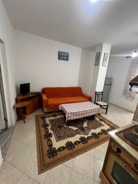 Tirane, jepet me qera apartament 1+1 Kati 1, 70 m² 250 € (Siri Kodra)