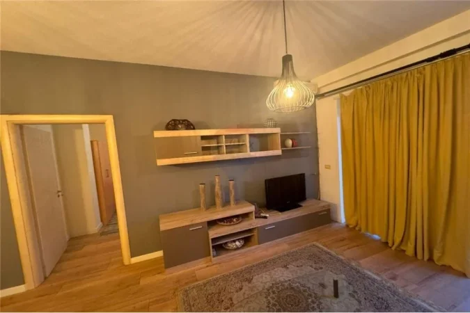 Tirane, jepet me qera apartament 1+1+Ballkon Kati 2, 65 m² 450 € (Rruga Peti, Liqeni i Thate)