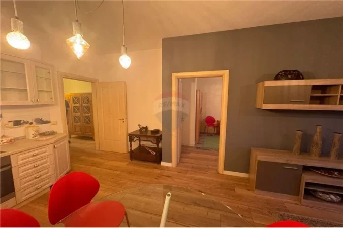 Tirane, jepet me qera apartament 1+1+Ballkon Kati 2, 65 m² 450 € (Rruga Peti, Liqeni i Thate)