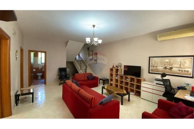 Tirane, jepet me qera Vile 1+1 Kati 1, 120 m² 400 € (Rruga Frang Bardhi)